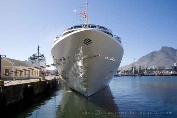 Sliver Wind cruise liner