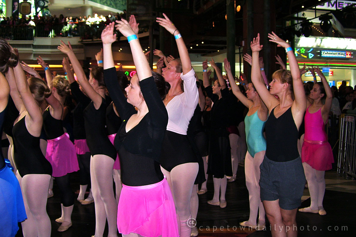 Guinness World Record: Biggest ballet class in the world
