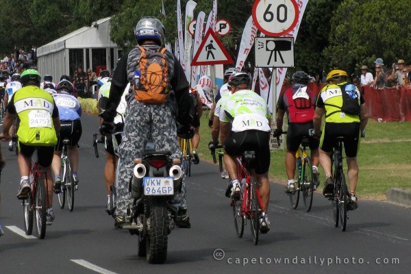 Matt Damon riding in the Cape Argus Cycle Tour