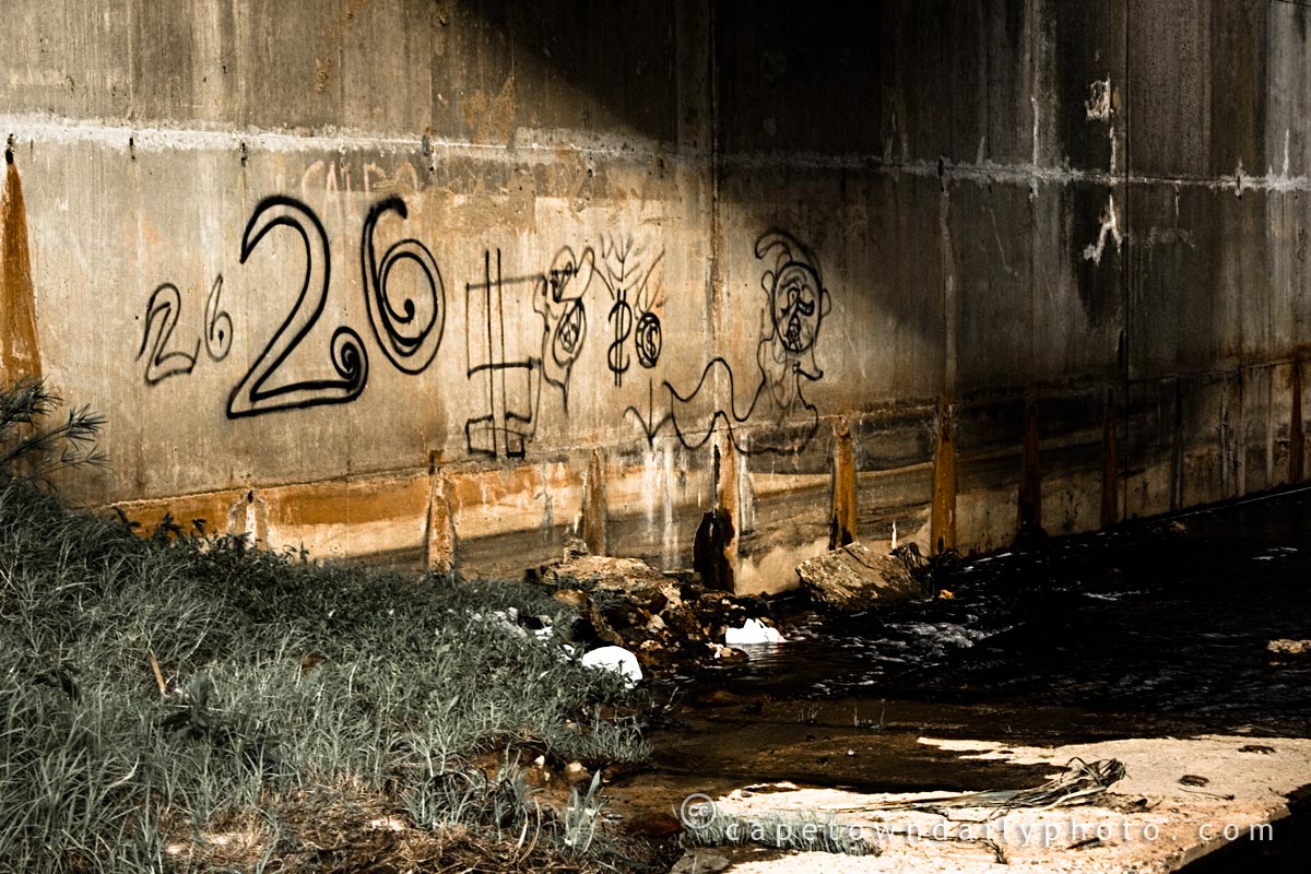 Graffiti under the N1