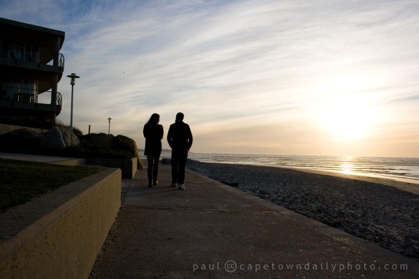 A couple's silhouette