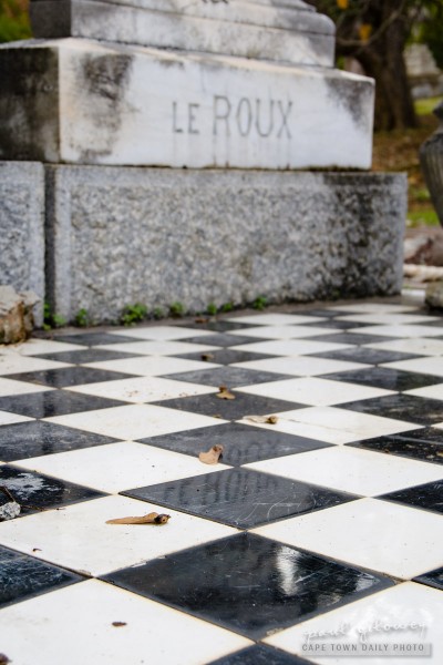 Le Roux's Gravestone