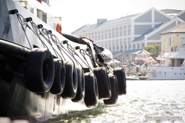 Tugboat tyres