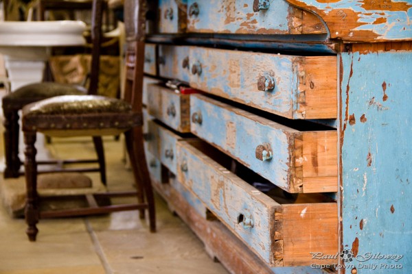 Chest of drawers with character