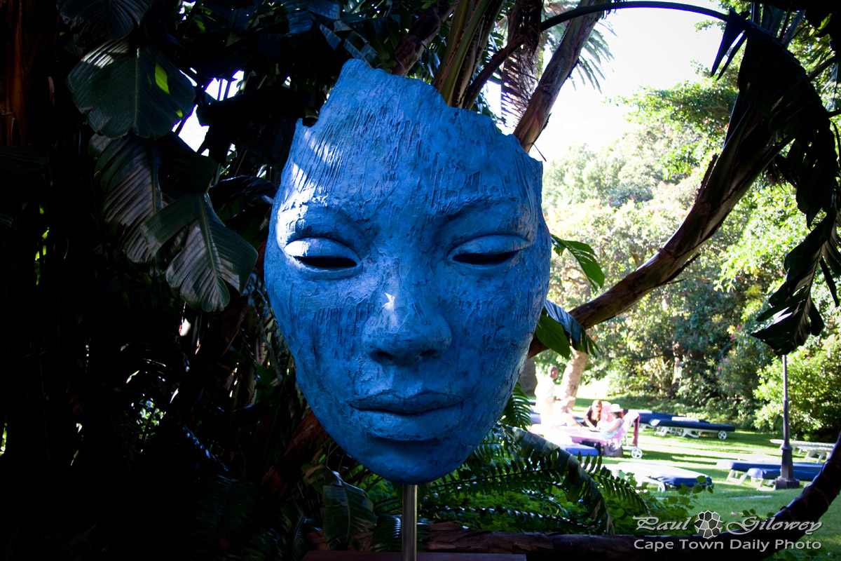 The blue face of art